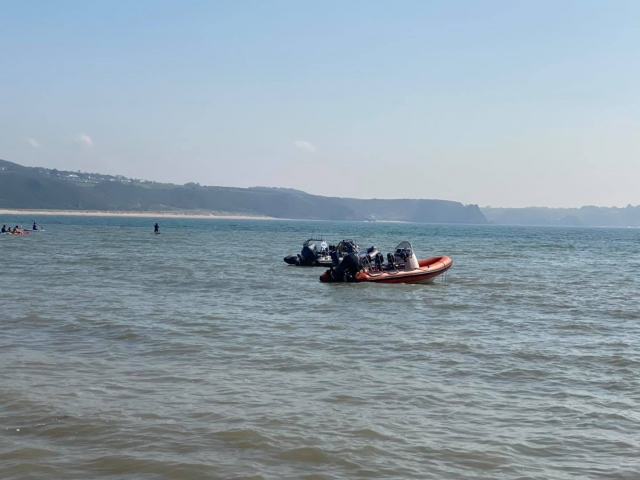  Barco a motor alrededor de las hermosas aguas de Oxwich Bay 