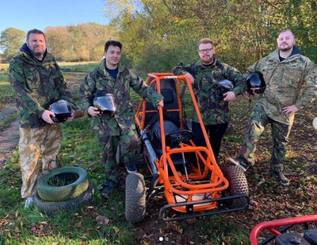  Disfrutando de Buggies con amigos 