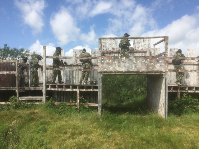  Venga con tus amigos 