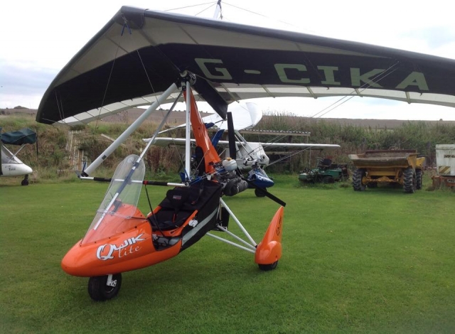  Viaje solo con la supervisión del Wiltshire Ultralight Center 