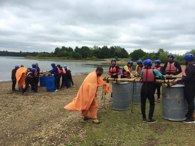  Disfruta de su sesión de construcción de balsas 