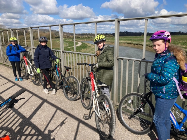  Compartir nuestro viaje andando en bicicleta
