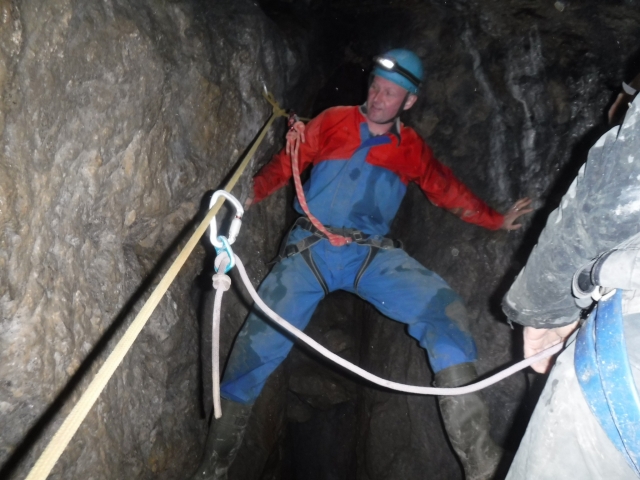 Navega por las cueva 