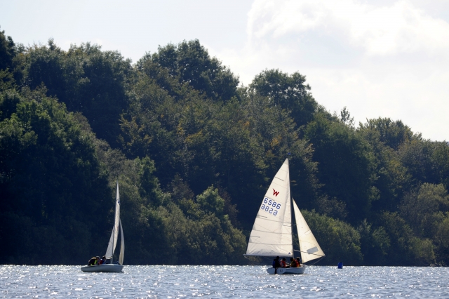  Navegando en Wimbleball en un día de verano 