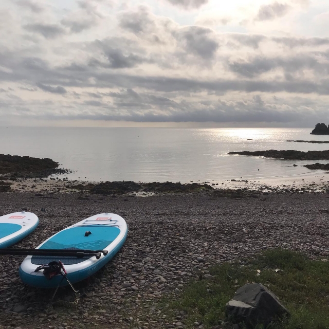  Las tablas están listas, ¿viene? 