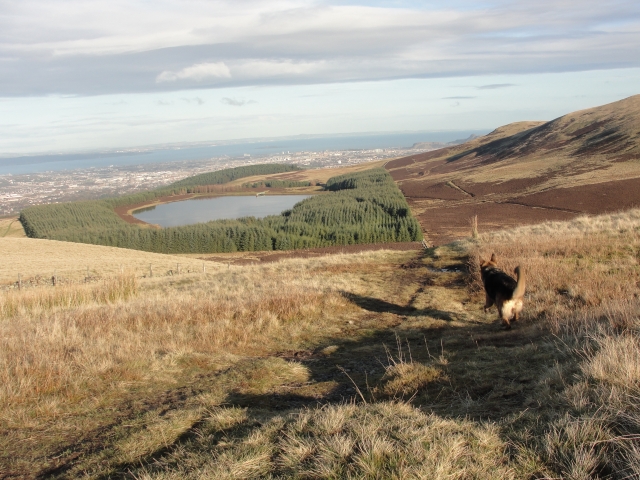  Pentland Hills con Edimburgo en la distancia cercana. 