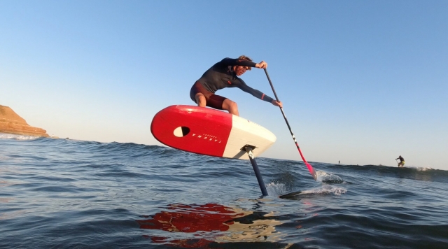 Paddleboarding con foil 