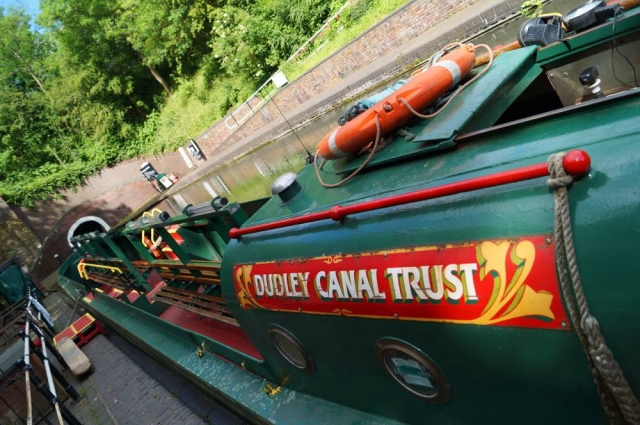  Barco del canal 