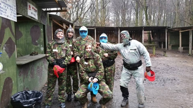  Grupo de chicos en Brighouse Venue 