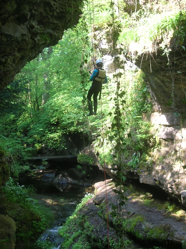  Rappel en un cañón 