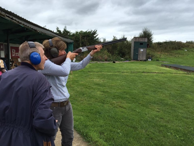  Prueba con Abbey Burton Shooting School Clay Pigeon Shooting 