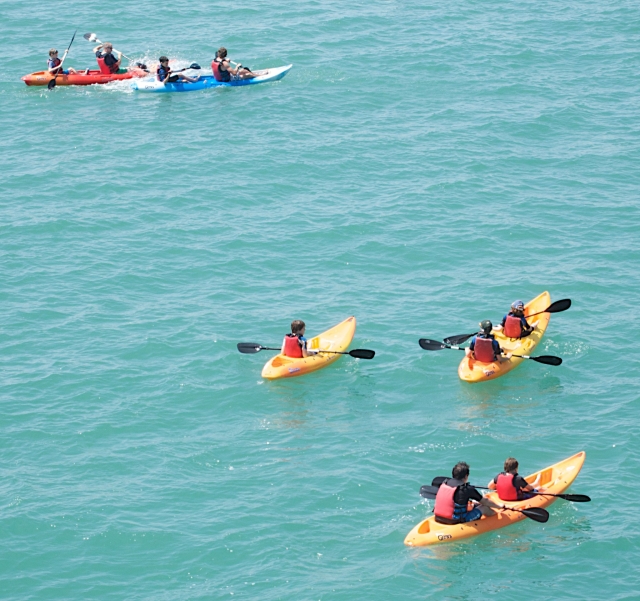 Kayak junto al mar
