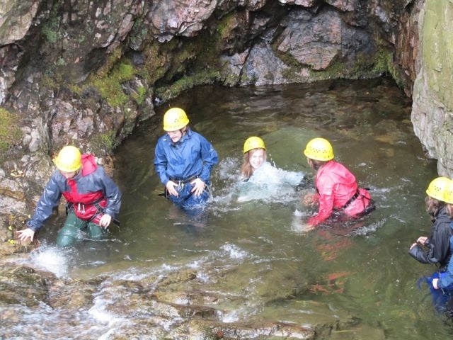 Nadando junto a las aguas