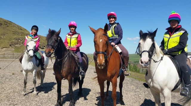 Hackeo al aire libre en el Dam Top Riding Center 