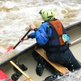  Piragüismo por los rápidos del río Teifi