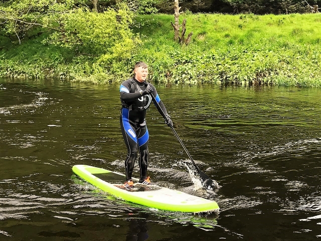  paddleboarding 