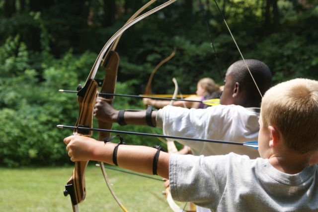  Levanta el arco y dispara flechas 
