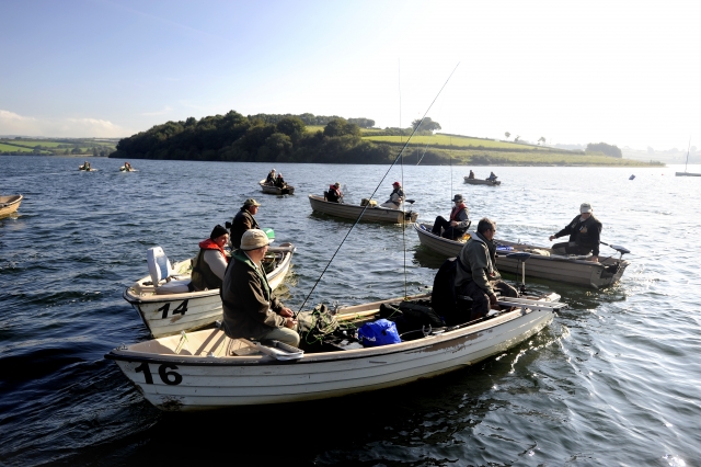  Pesca en un día soleado 