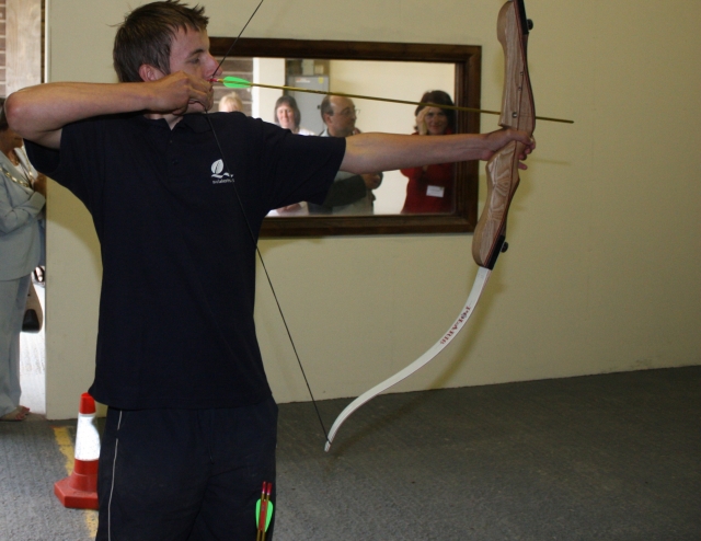  Jalo con arco en interior en Wimbleball