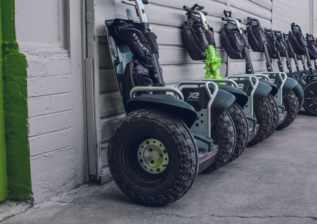  Muchos segways 
