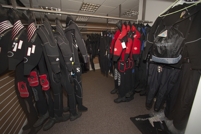  Suit Room 