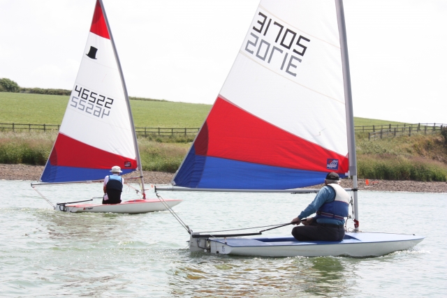  Divirtiéndose en el agua 