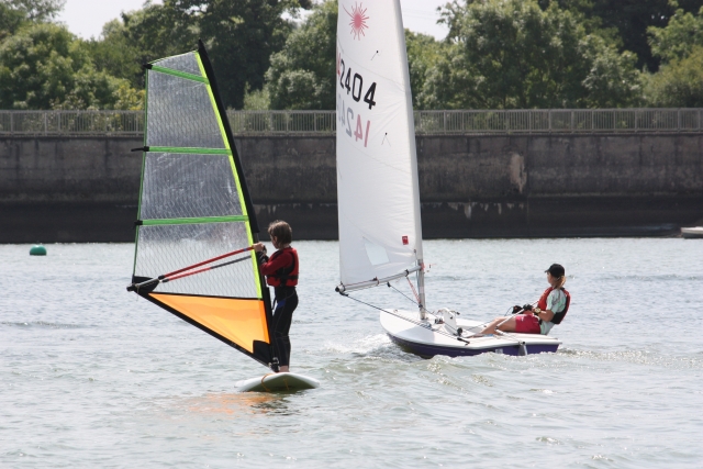  Windsurfers y marineros 