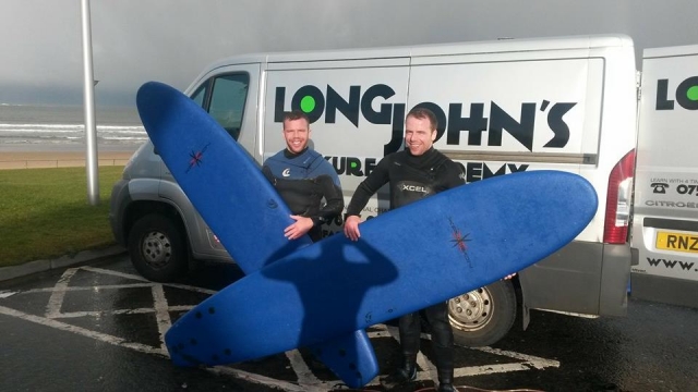  Sombras de surfistas 