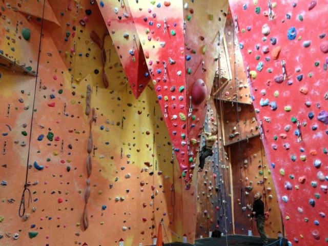 Muchos lugares disponibles. 