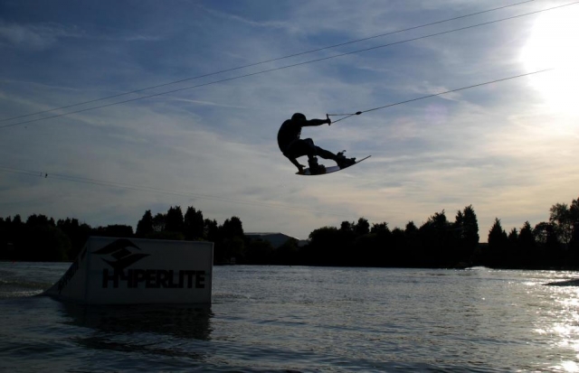  Aprende a hacer wakeboard en Basildon. 