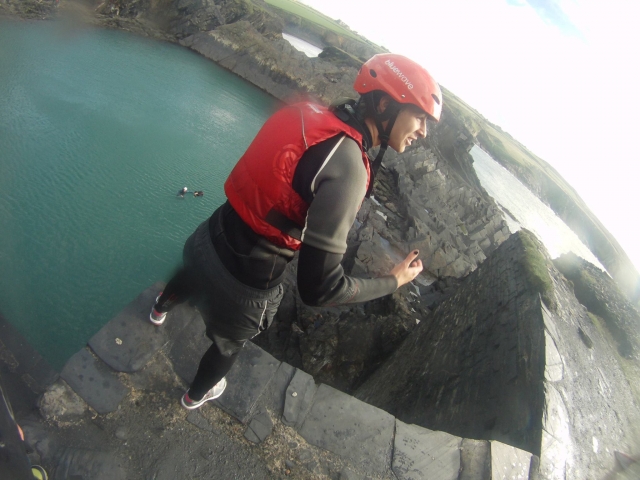 Coasteering en el mar 