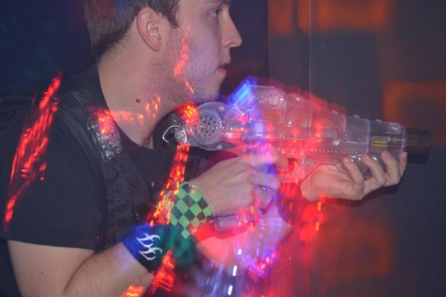  Los juegos láser son divertidos para todos. 