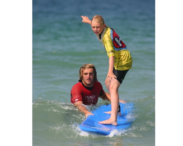  Clases de Harlyn Surf School 