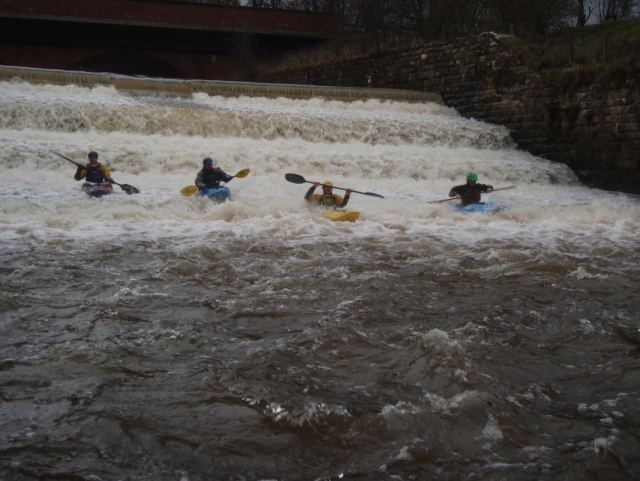  Kayak en aguas brava. 