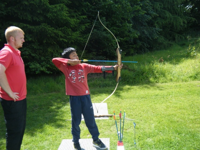  El jalo con arco es divertido. 