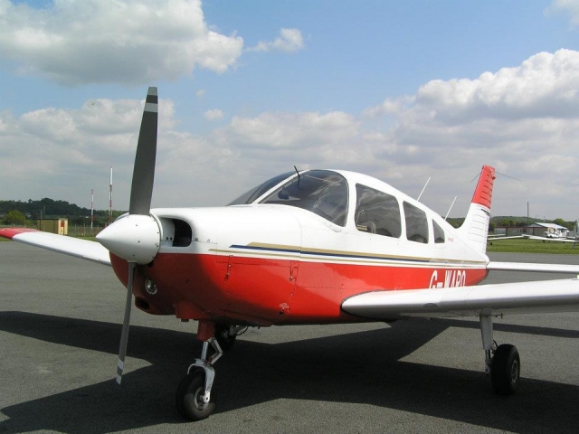  The Piper Warrior en Wolverhampton Flight Training 