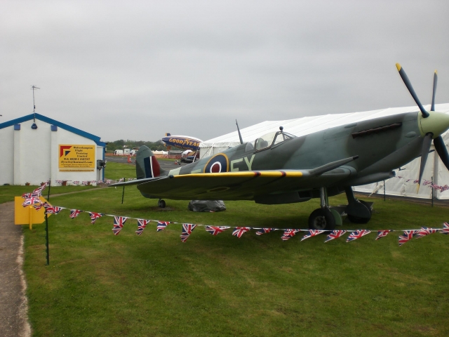  Un Spitfire en Wolverhampton Flight Training 