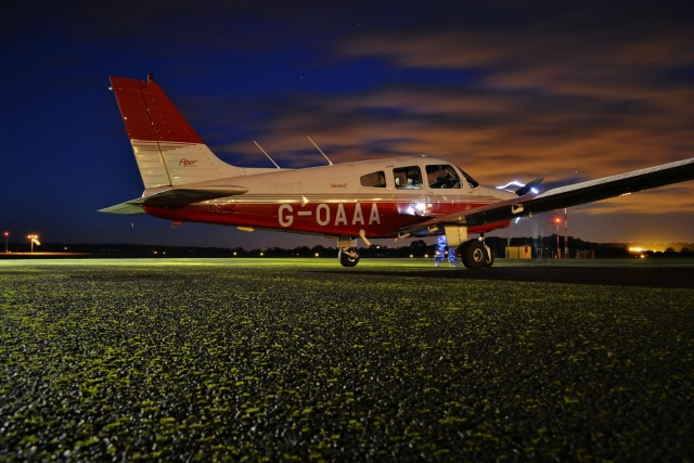  ¡G-OAAA por la noche!