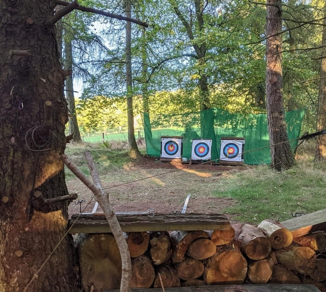 Prueba el jalo con arco al aire libre con nosotros