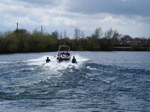  El wakeboard es muy divertido. 