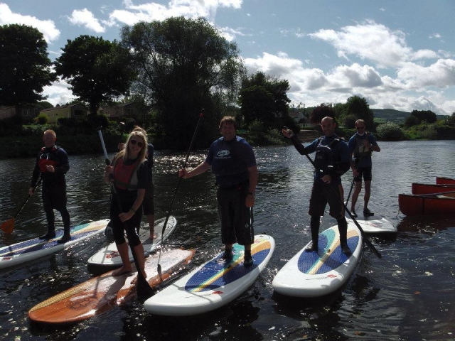 El surf de remo es una gran actividad. 