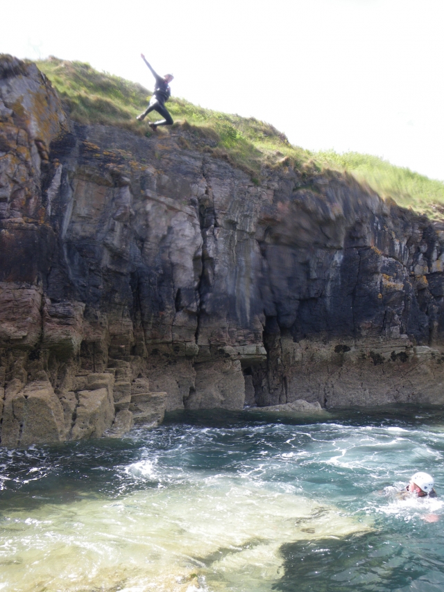  Coasteering en Brixham 