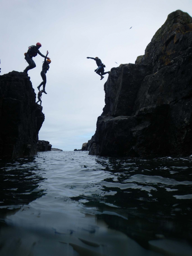  Coasteering cerca de St Ives 
