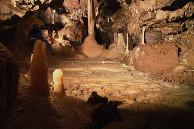 La espeleología es muy divertida. 