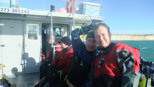 Preparándose para bucear. 