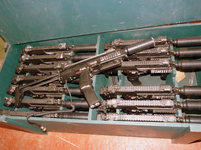  nuestras MP7's 