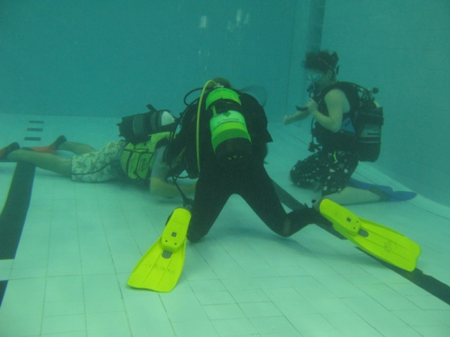  Practicar la respiración bajo el agua 