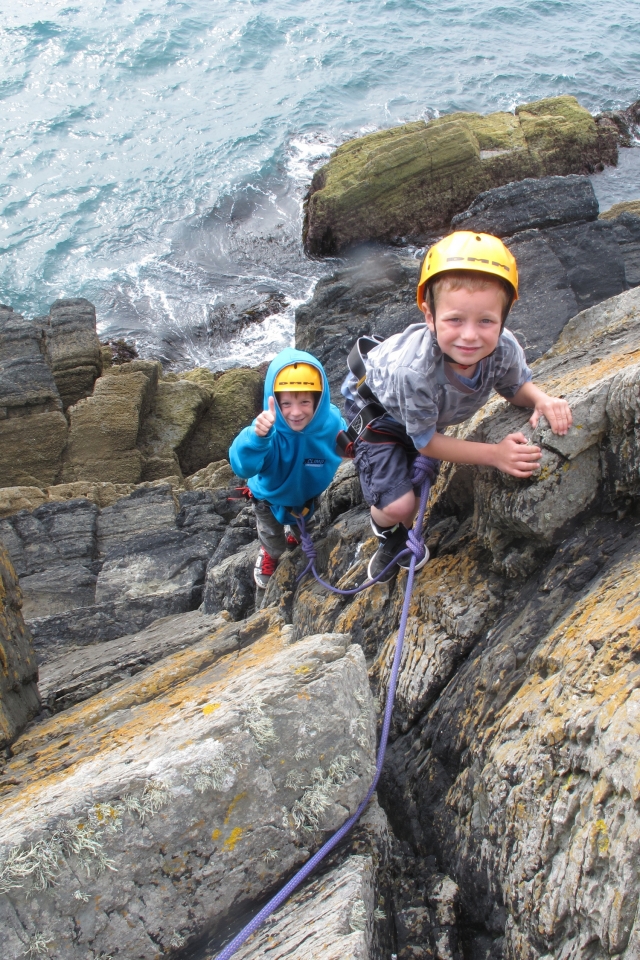  Niños en escalada en roca 