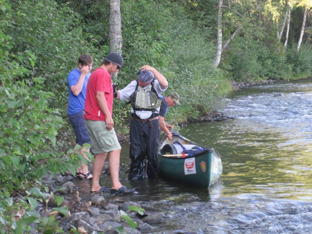  Descanso en la canoa 