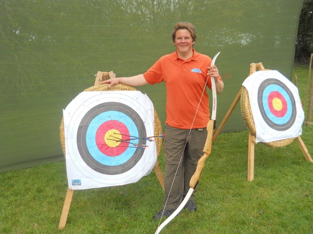  Instructores revisando la zona del objetivo 
